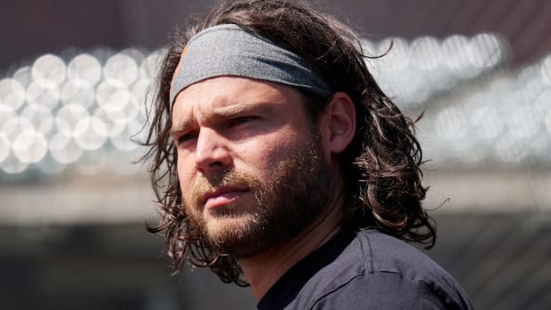 Brandon Crawford, about to hear his homer was reclassified as a Splash Hit